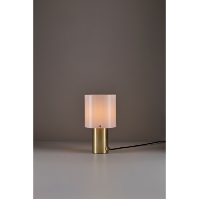 ft587_br_op_walter_table_lamp_brass_size_2_opal_008_preview